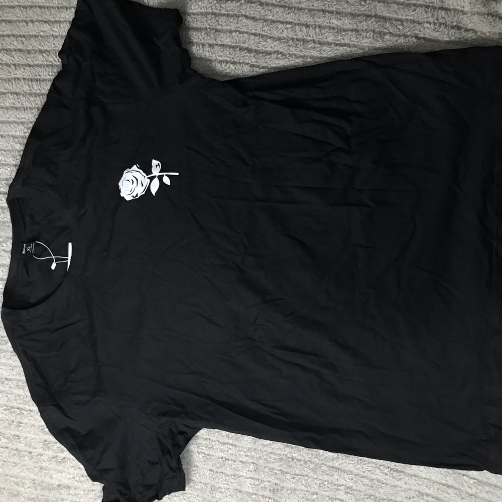 XL Mens casual shirt (Black with White rose)